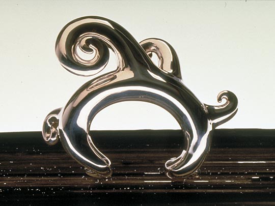 Simon Muscat Goldsmith - Bracelet, Sterling, 9.8 x 12.5 cm